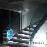 پله‌های شیشه‌ای مدرن
