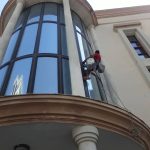 پیچ و رولپلاک‌ نما ساختمان