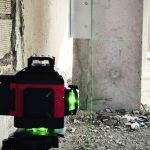 تراز لیزری برای اطمینان از دقت در نصب